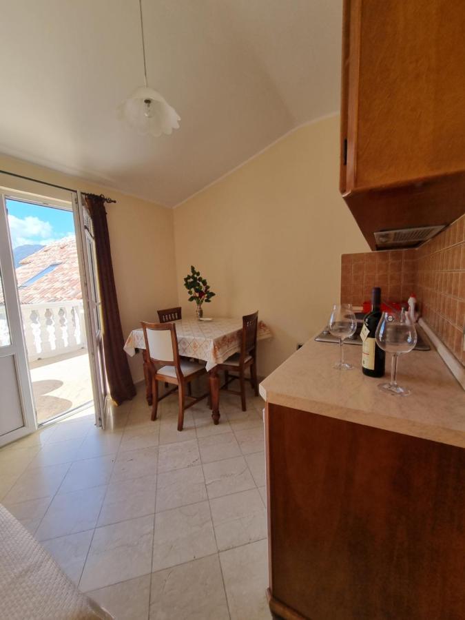 Lovely Apartment Jovan 3,With A View Of The Bay And Free Wi-Fi Kotor Exterior foto